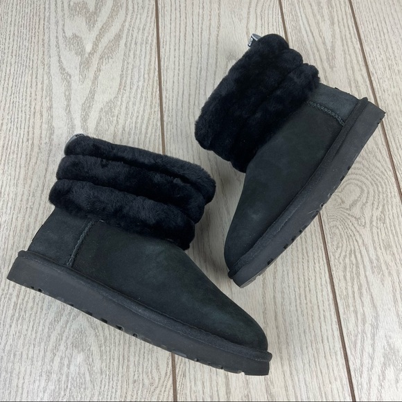 UGG Women's Fluff Mini Quilted Boots US6/EUR37 Black w/ White Logo Heel $160 - Picture 6 of 10